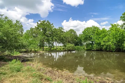 6700 Walhalla Road Round Top TX 78954