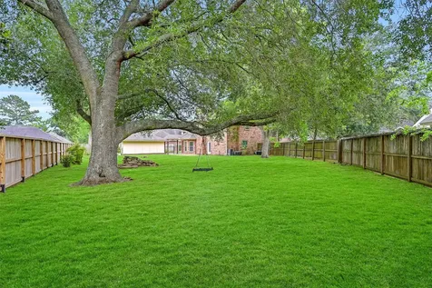 1219 Merriewood Drive Friendswood TX 77546