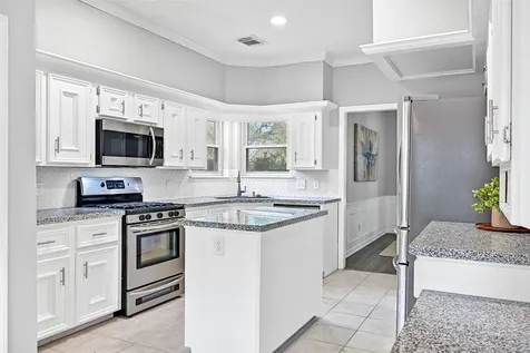 1219 Merriewood Drive Friendswood TX 77546