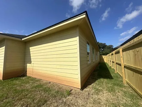 805 Lewis Street Clute TX 77531