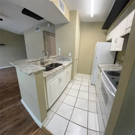17331 Red Oak Drive 26 Houston TX 77090