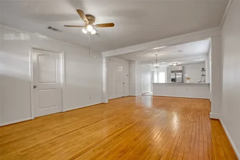 905 Kern Street Houston TX 77009