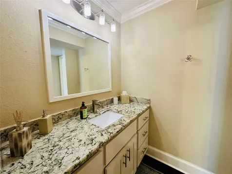 3402 Garrott Street 16 Houston TX 77006