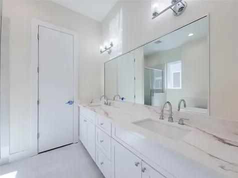 5931 Beall Street A Houston TX 77091