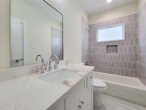5931 Beall Street A Houston TX 77091