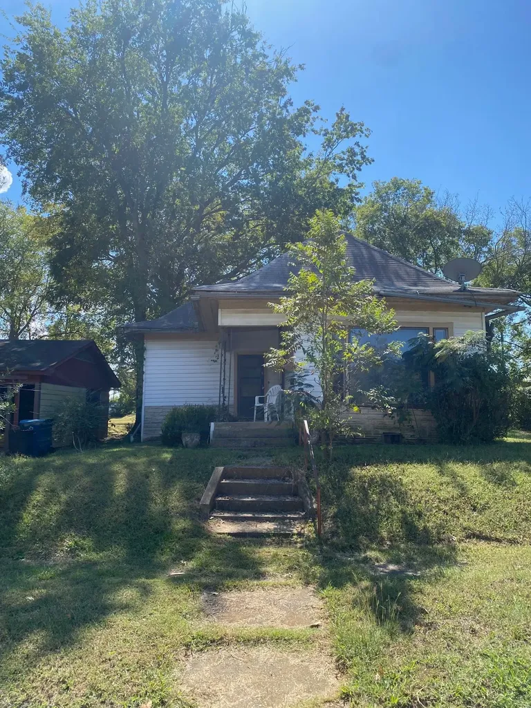 624 W Walker Street Denison TX 75020