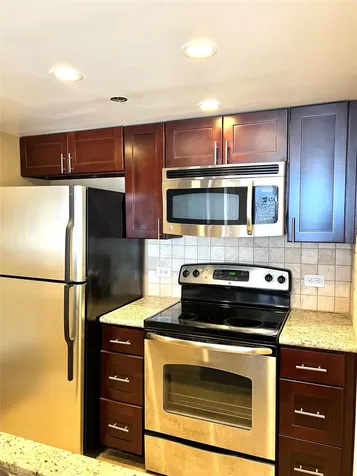 3525 Sage Road 1218 Houston TX 77056