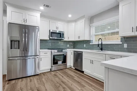 1826 Crestview Court Missouri City TX 77459