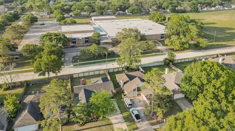 1826 Crestview Court Missouri City TX 77459