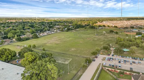 1826 Crestview Court Missouri City TX 77459