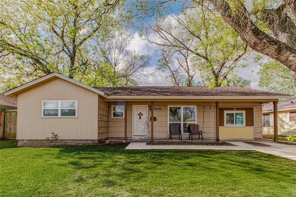 10538 Barada Street Houston TX 77034