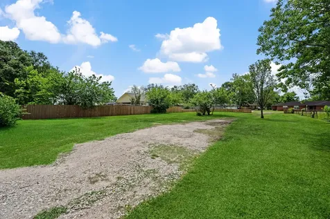 1005 W Clayton Street Dayton TX 77535
