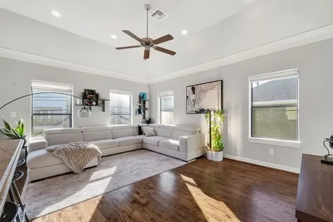 605 Meadow Street Houston TX 77020
