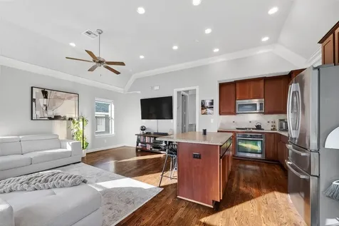 605 Meadow Street Houston TX 77020