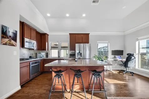 605 Meadow Street Houston TX 77020