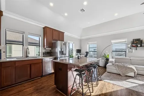 605 Meadow Street Houston TX 77020