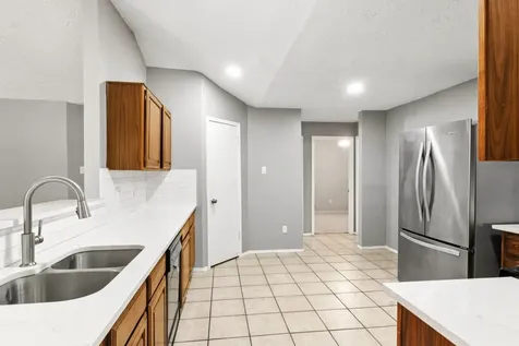 914 Briarwood Court Deer Park TX 77536