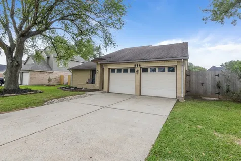 914 Briarwood Court Deer Park TX 77536