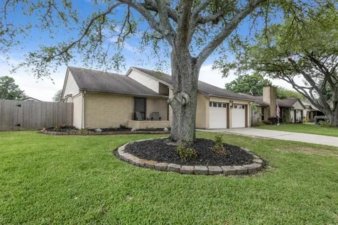914 Briarwood Court Deer Park TX 77536