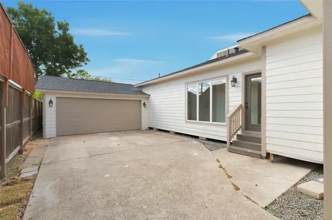 1202 Aurora Street Houston TX 77009