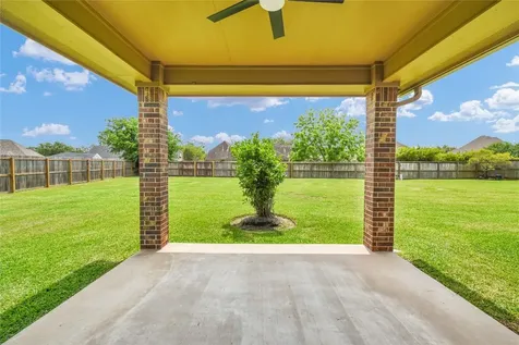 1100 Southern Oaks Drive Angleton TX 77515