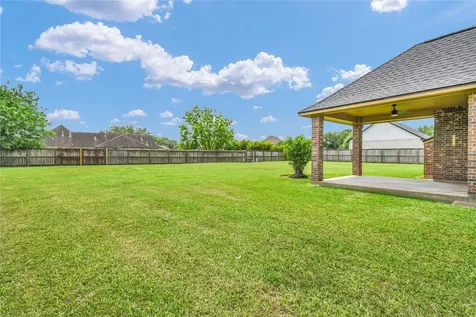 1100 Southern Oaks Drive Angleton TX 77515