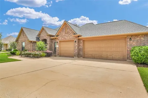 1100 Southern Oaks Drive Angleton TX 77515