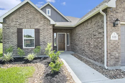 214 Montclaire Drive West Columbia TX 77486