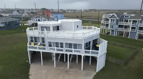 17732 Glei Galveston TX 77554