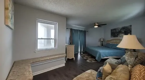 17732 Glei Galveston TX 77554