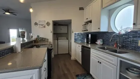 17732 Glei Galveston TX 77554