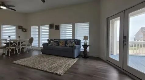 17732 Glei Galveston TX 77554