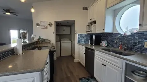 17732 Glei Galveston TX 77554