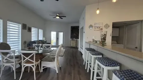17732 Glei Galveston TX 77554