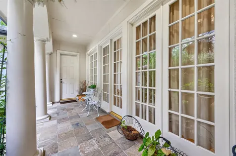 22 Frontenac Way The Woodlands TX 77382