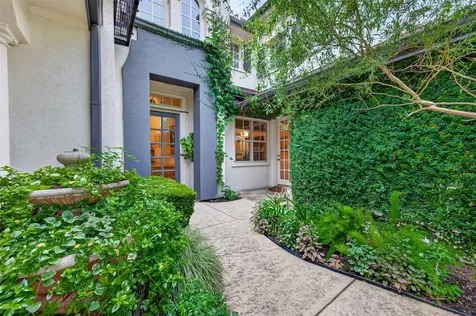 22 Frontenac Way The Woodlands TX 77382