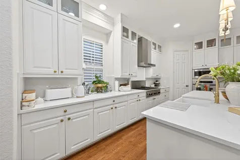 22 Frontenac Way The Woodlands TX 77382