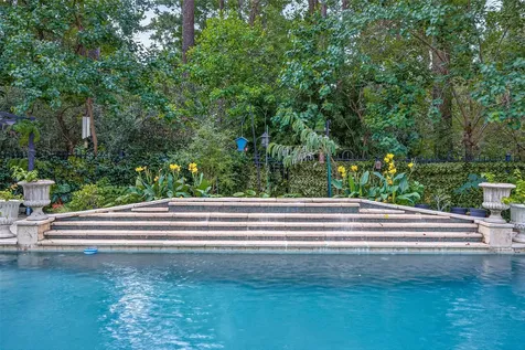22 Frontenac Way The Woodlands TX 77382