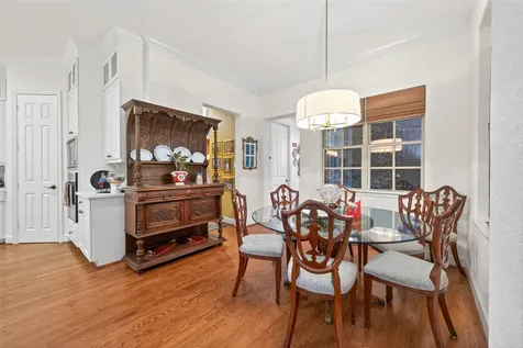 22 Frontenac Way The Woodlands TX 77382