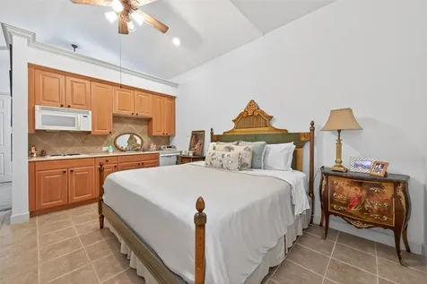 22 Frontenac Way The Woodlands TX 77382