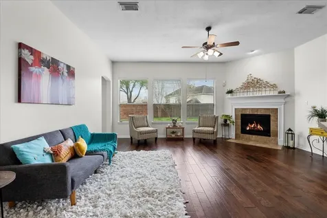 2120 Red Timber Court League City TX 77573
