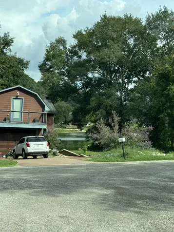 8 Hillside Court Huntsville TX 77340