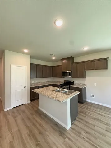 2268 Riveroaks Drive West Columbia TX 77486