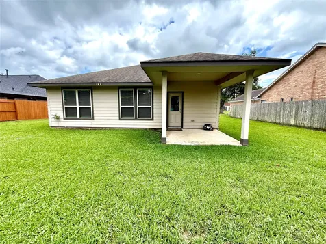 2268 Riveroaks Drive West Columbia TX 77486
