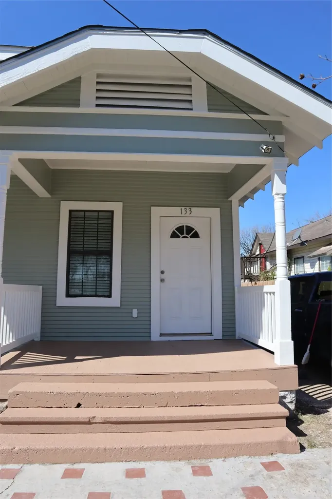 131 N Maplewood Street 133 Houston TX 77011