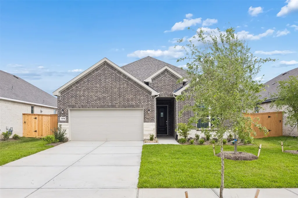 13718 Ballast Green Drive Texas City TX 77568