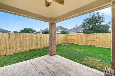 2010 Balsam Lake Lane Pearland TX 77584