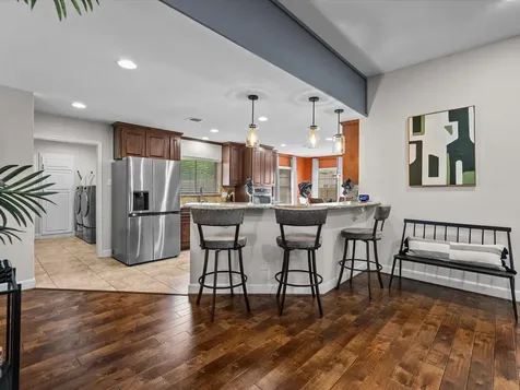 1613 S Hood Street Alvin TX 77511