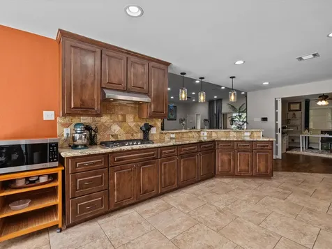 1613 S Hood Street Alvin TX 77511