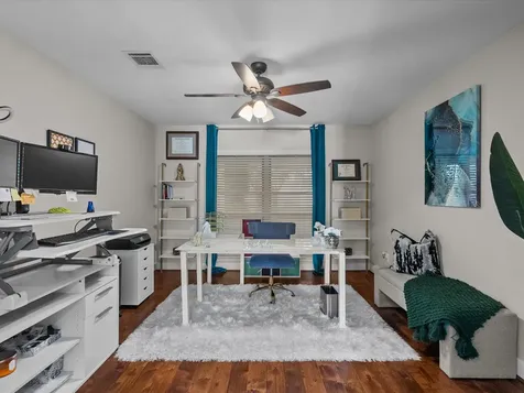 1613 S Hood Street Alvin TX 77511